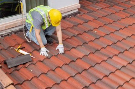 Common Signs Your Tiled Roof Needs Attention